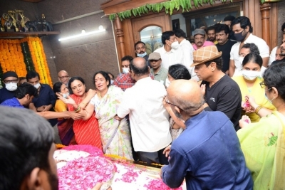 Celebrities Pays Tribute Krishnam Raju - 111 of 126