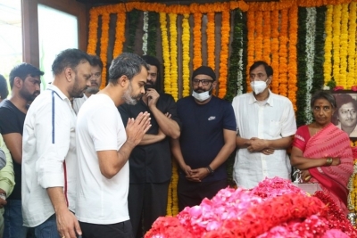 Celebrities Pays Tribute Krishnam Raju - 116 of 126