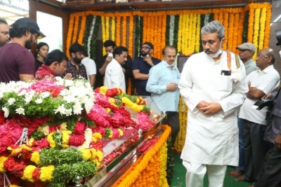 Celebrities Pays Tribute Krishnam Raju - 124 of 126