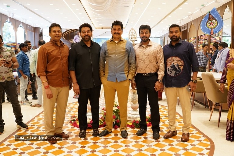 Kalamandir Royale Showroom launch - 10 / 11 photos