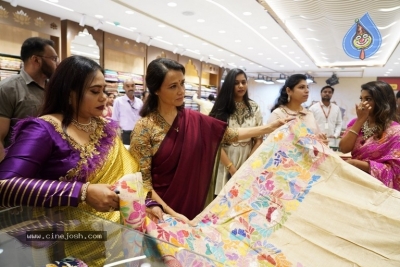 Kalamandir Royale Showroom launch - 1 of 11