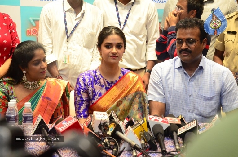 Keerthy Suresh Launches CMR Shopping Mall - 8 / 21 photos