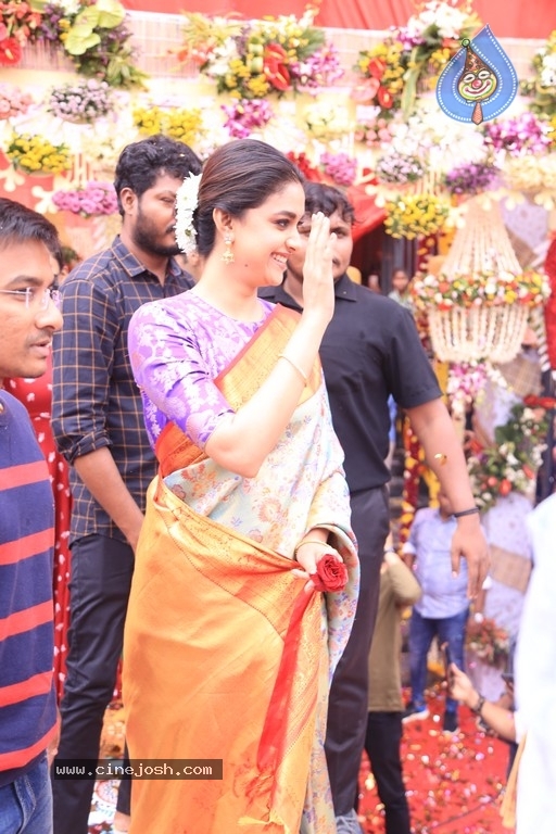 Keerthy Suresh Launches CMR Shopping Mall - 10 / 21 photos