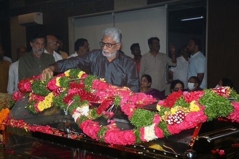 Mahesh Mother Indira Devi Condolences Photos - 3 / 36 photos