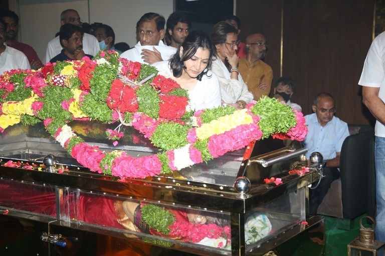 Mahesh Mother Indira Devi Condolences Photos - 5 / 36 photos
