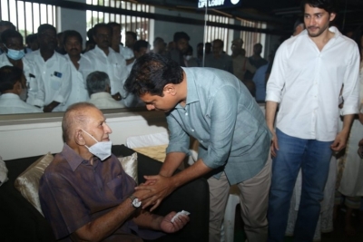 Mahesh Mother Indira Devi Condolences Photos - 15 of 36