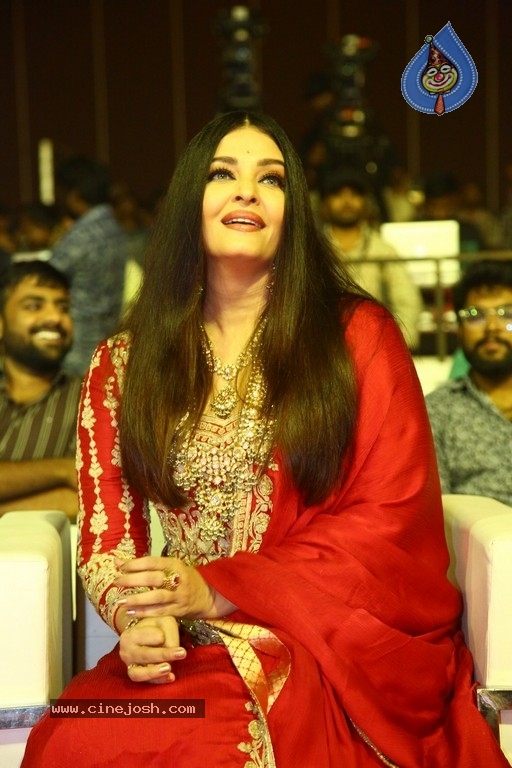 Ponniyin Selvan I Pre Release Event - 25 / 78 photos