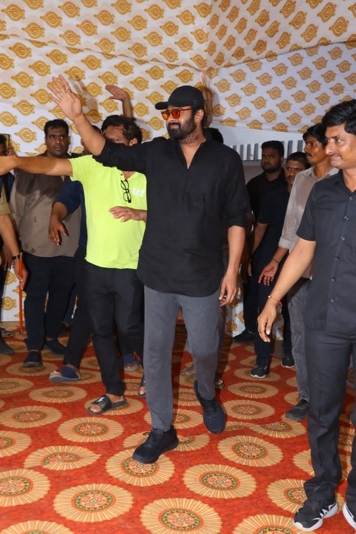 Prabhas and Krishnam Raju family at Mogalthuru - 19 / 19 photos