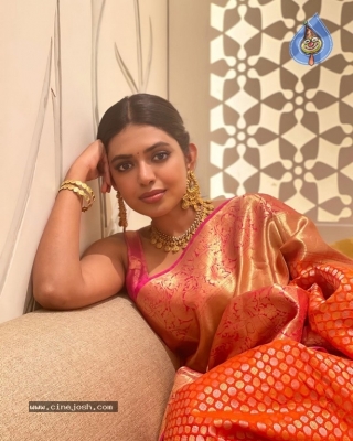 Shivani Rajashekar Stills - 4 of 7