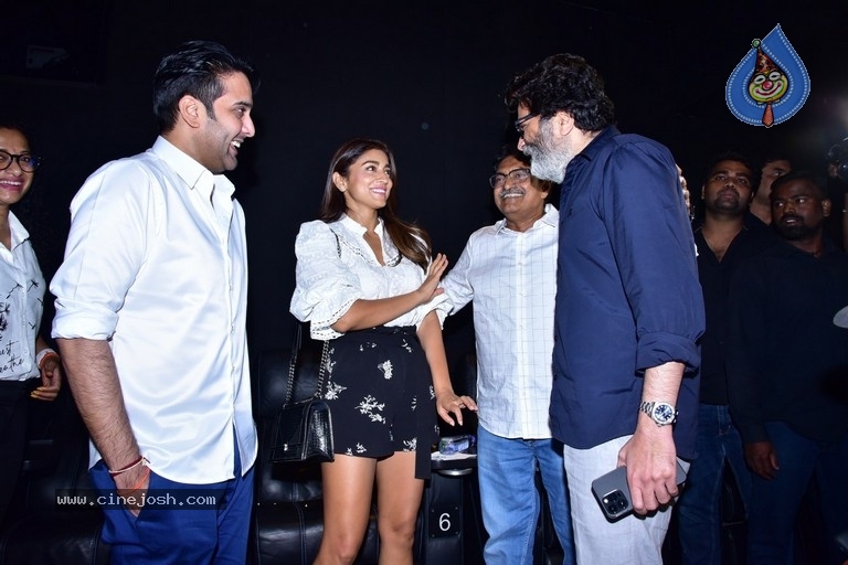 Nuvve Nuvve 20th Anniversary Celebrations - 16 / 30 photos