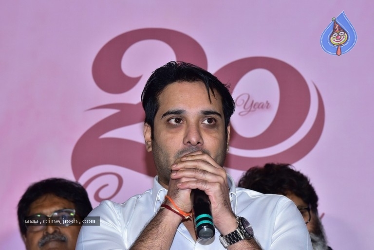 Nuvve Nuvve 20th Anniversary Celebrations - 17 / 30 photos