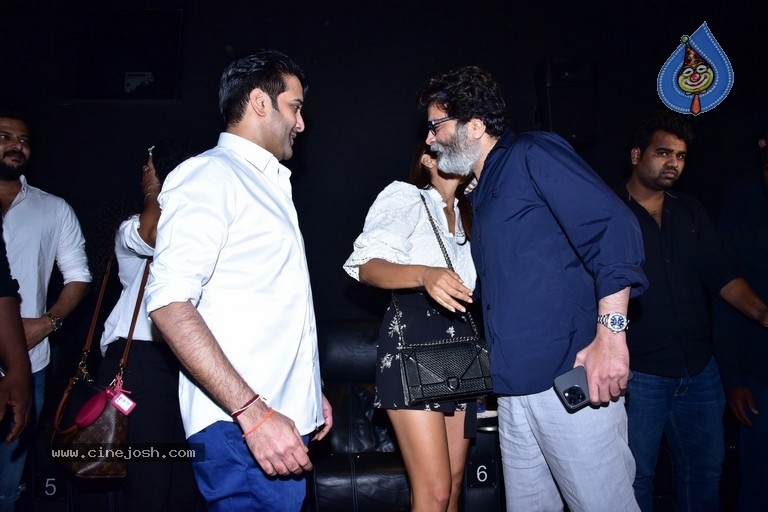 Nuvve Nuvve 20th Anniversary Celebrations - 22 / 30 photos