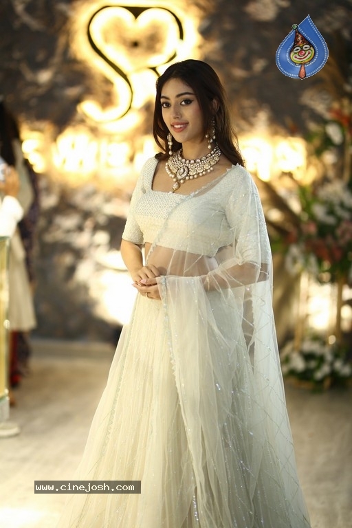 Anu Emmanuel Launches SR Jewellery - 23 / 34 photos