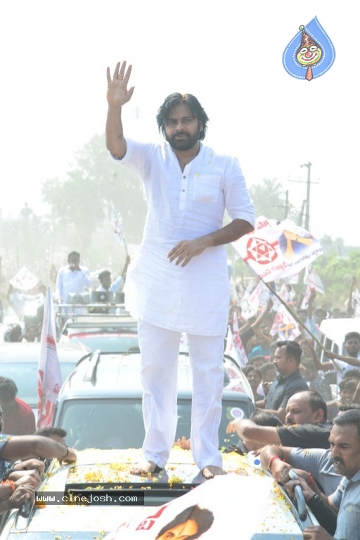 Pawan Kalyan at Vijayanagaram tour - 4 / 12 photos