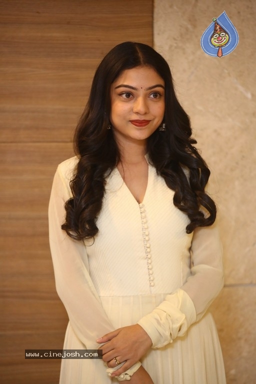 Varsha Bollamma Photos - 4 / 21 photos