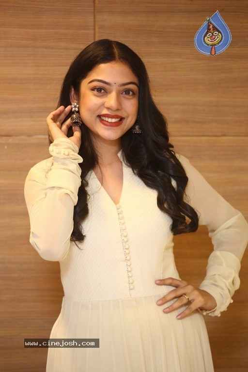 Varsha Bollamma Photos - 8 / 21 photos