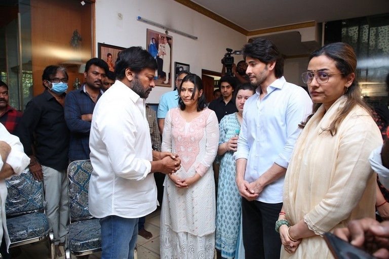 Celebs Pay Condolences to Superstar Krishna 02 - 19 / 113 photos