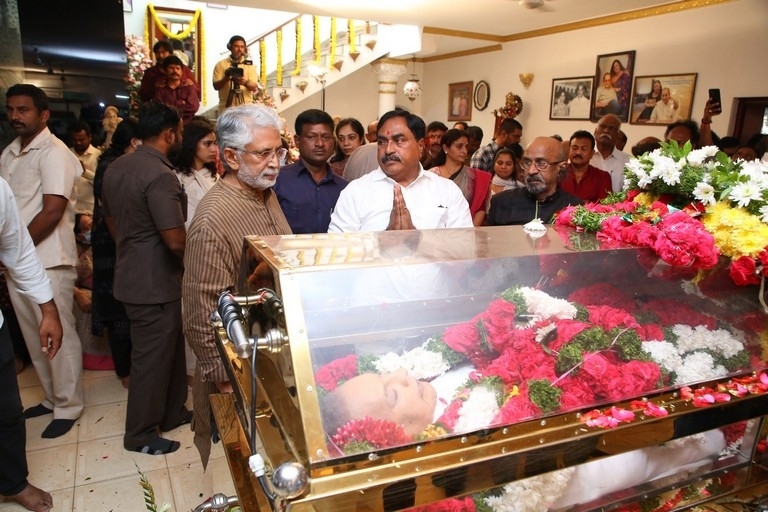 Celebs Pay Condolences to Superstar Krishna 02 - 36 / 113 photos