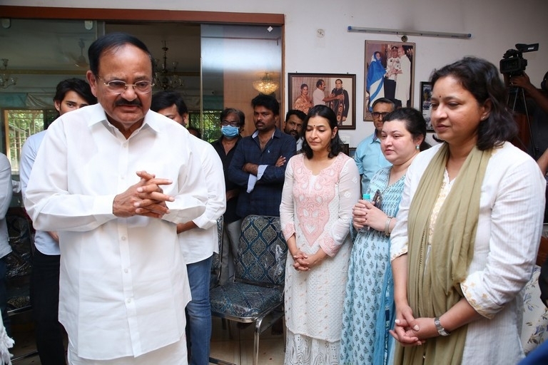 Celebs Pay Condolences to Superstar Krishna 02 - 38 / 113 photos