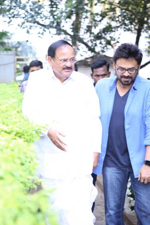 Celebs Pay Condolences to Superstar Krishna 02 - 65 / 113 photos