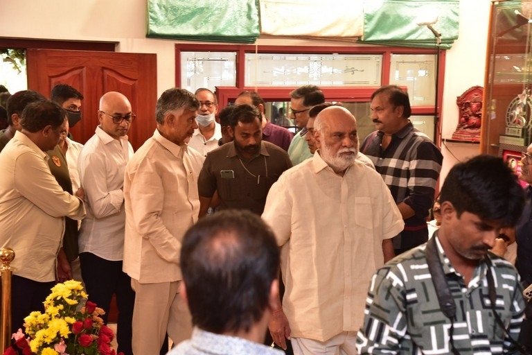 Celebs Pay Condolences to Superstar Krishna 02 - 81 / 113 photos