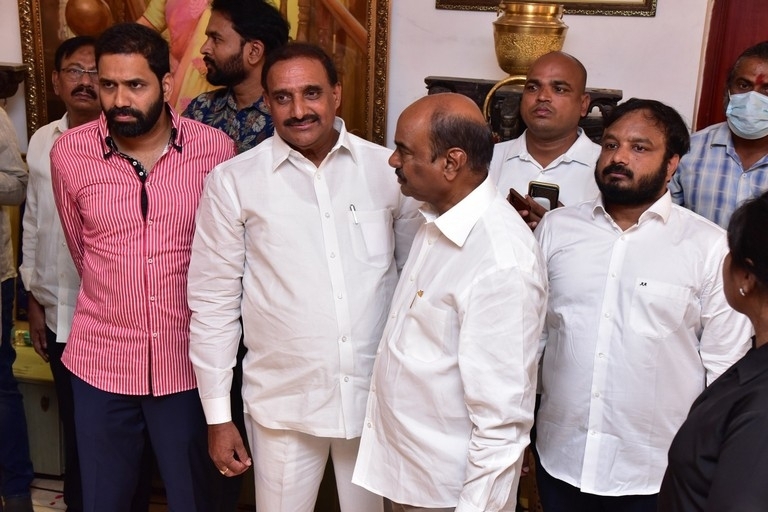 Celebs Pay Condolences to Superstar Krishna 02 - 89 / 113 photos