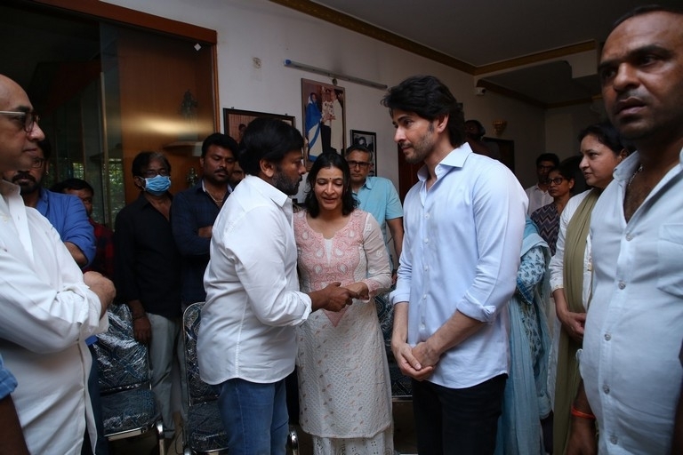 Celebs Pay Condolences to Superstar Krishna 02 - 102 / 113 photos