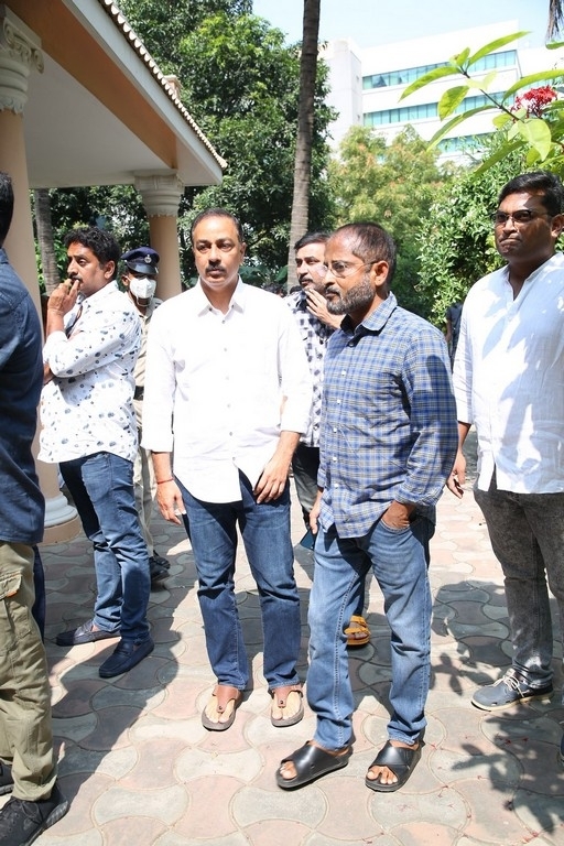 Celebs Pay Condolences to Superstar Krishna - 7 / 96 photos