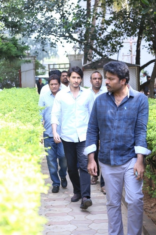 Celebs Pay Condolences to Superstar Krishna - 15 / 96 photos