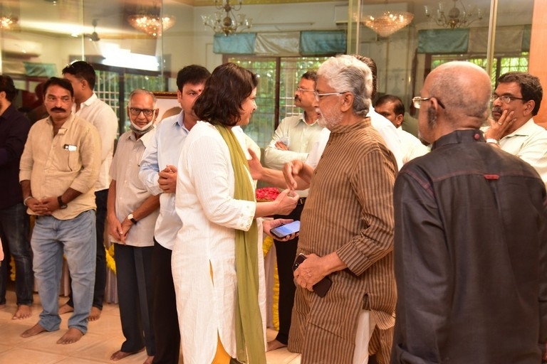 Celebs Pay Condolences to Superstar Krishna - 45 / 96 photos