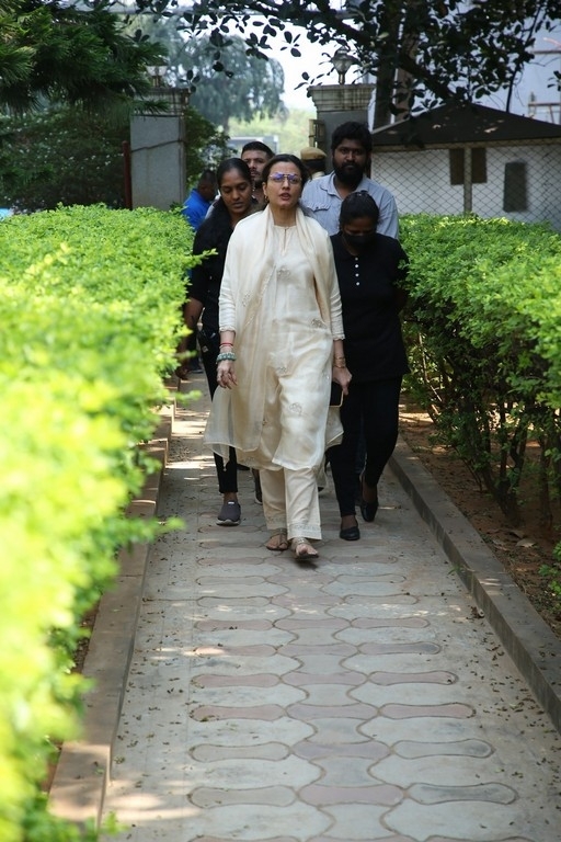 Celebs Pay Condolences to Superstar Krishna - 48 / 96 photos