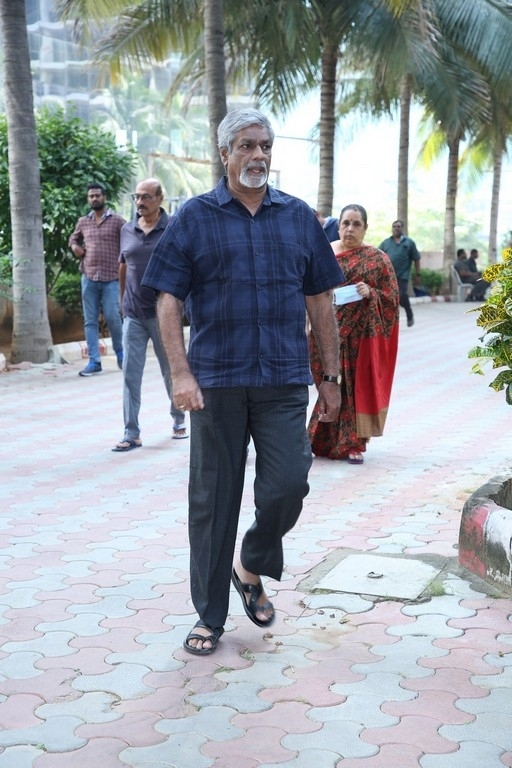 Celebs Pay Condolences to Superstar Krishna - 51 / 96 photos