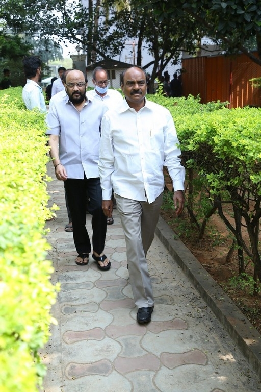 Celebs Pay Condolences to Superstar Krishna - 91 / 96 photos