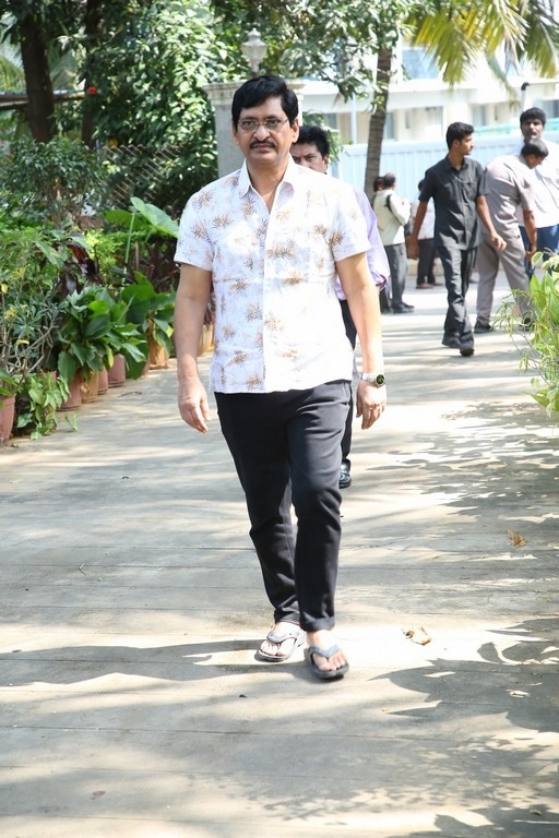 Celebs Pay Condolences to Superstar Krishna - 93 / 96 photos