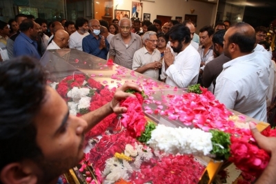 Celebs Pay Condolences to Superstar Krishna - 6 of 96