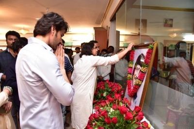 Celebs Pay Condolences to Superstar Krishna - 54 of 96