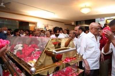 Celebs Pay Condolences to Superstar Krishna - 63 of 96