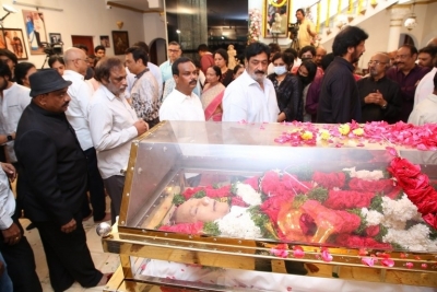 Celebs Pay Condolences to Superstar Krishna - 67 of 96