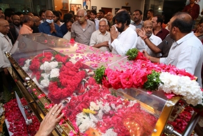 Celebs Pay Condolences to Superstar Krishna - 74 of 96