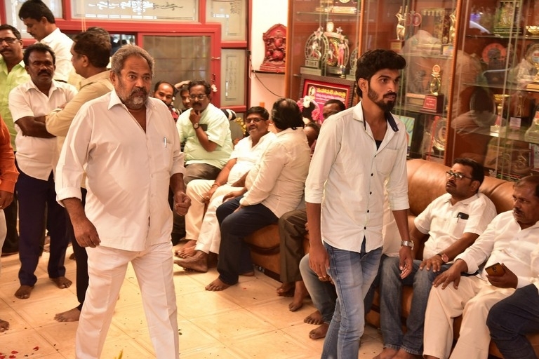 Celebs Pay Condolences to Superstar Krishna  - 7 / 111 photos