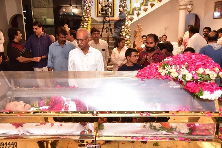 Celebs Pay Condolences to Superstar Krishna  - 17 / 111 photos