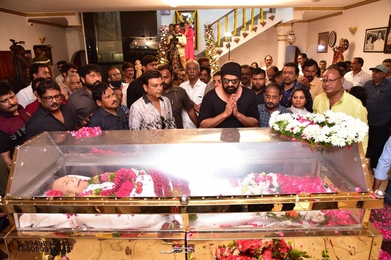 Celebs Pay Condolences to Superstar Krishna  - 34 / 111 photos