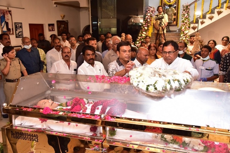 Celebs Pay Condolences to Superstar Krishna  - 70 / 111 photos
