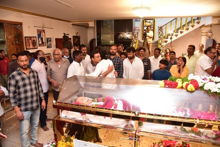 Celebs Pay Condolences to Superstar Krishna  - 85 / 111 photos