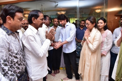 Celebs Pay Condolences to Superstar Krishna  - 31 of 111