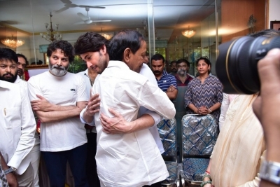 Celebs Pay Condolences to Superstar Krishna  - 33 of 111