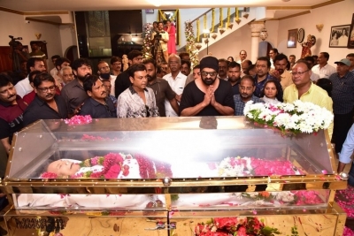 Celebs Pay Condolences to Superstar Krishna  - 34 of 111