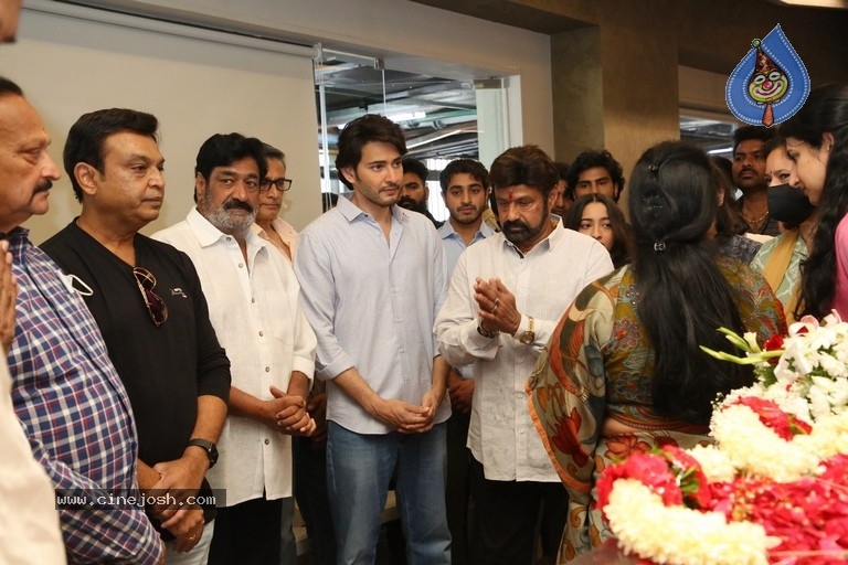 Celebs Pay Condolences to Superstar Krishna  - 5 / 97 photos