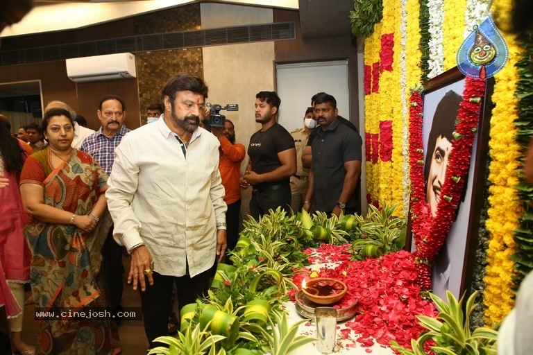 Celebs Pay Condolences to Superstar Krishna  - 12 / 97 photos