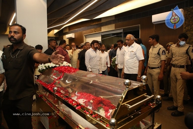 Celebs Pay Condolences to Superstar Krishna  - 13 / 97 photos